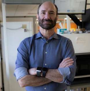 Pesquisador Dr. Michael Snyder, PhD, Presidente do departamento de Genética da Universidade de Stanford